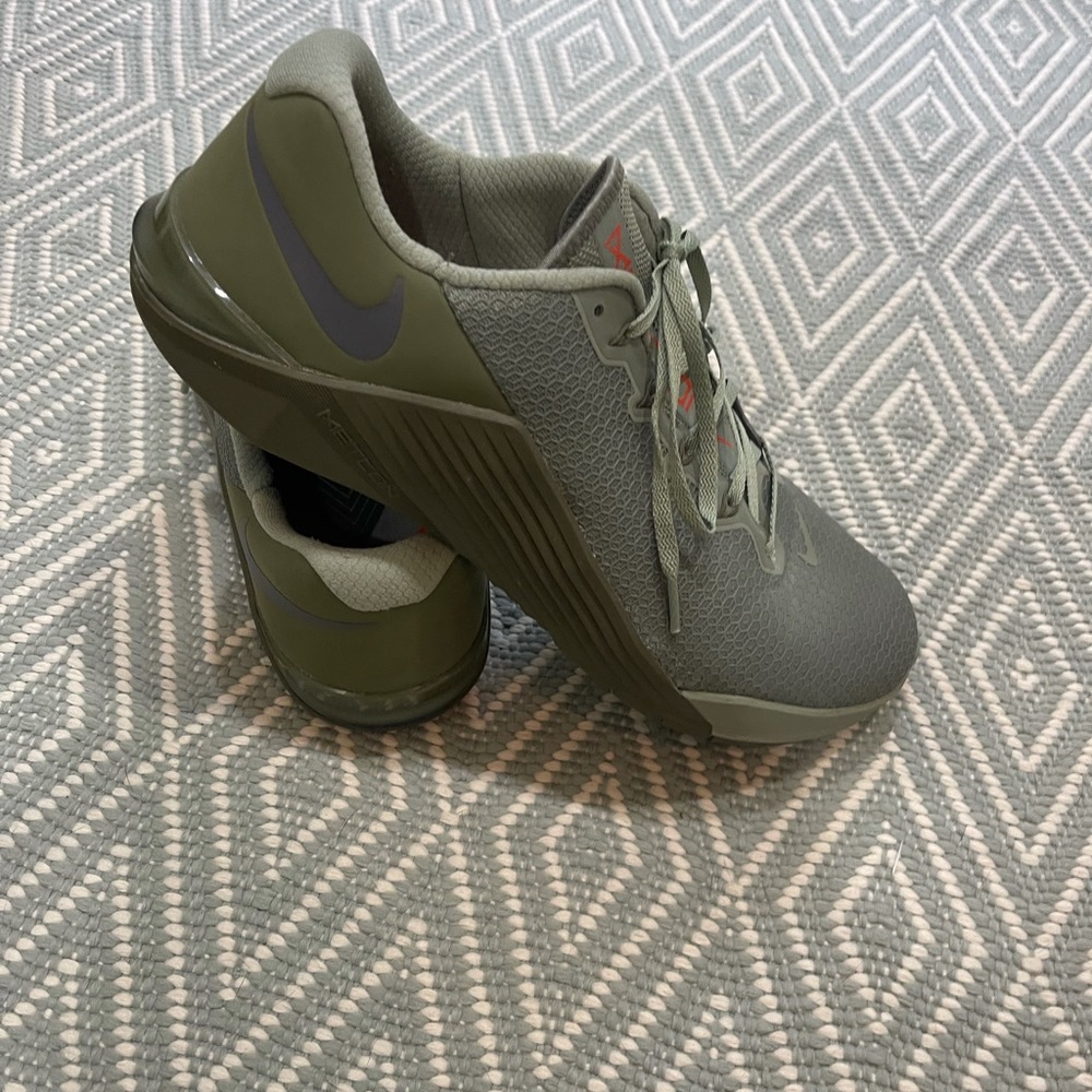 Men’s Nike Metcon Sneakers